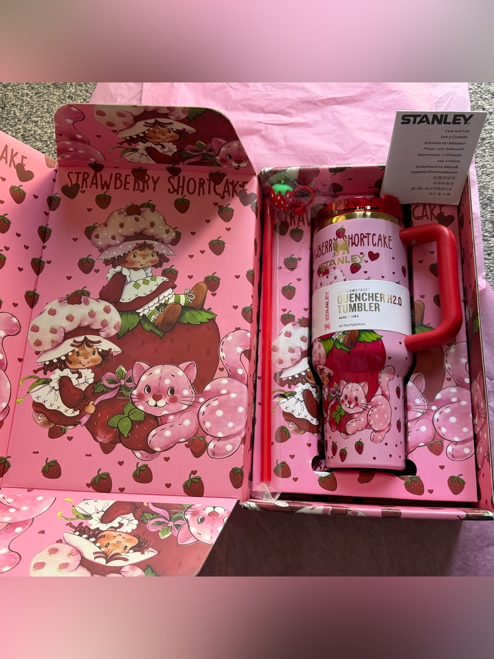 Stanley x Strawberry Shortcake Pink Quencher H2.0 Tumbler 40oz Limited Edition